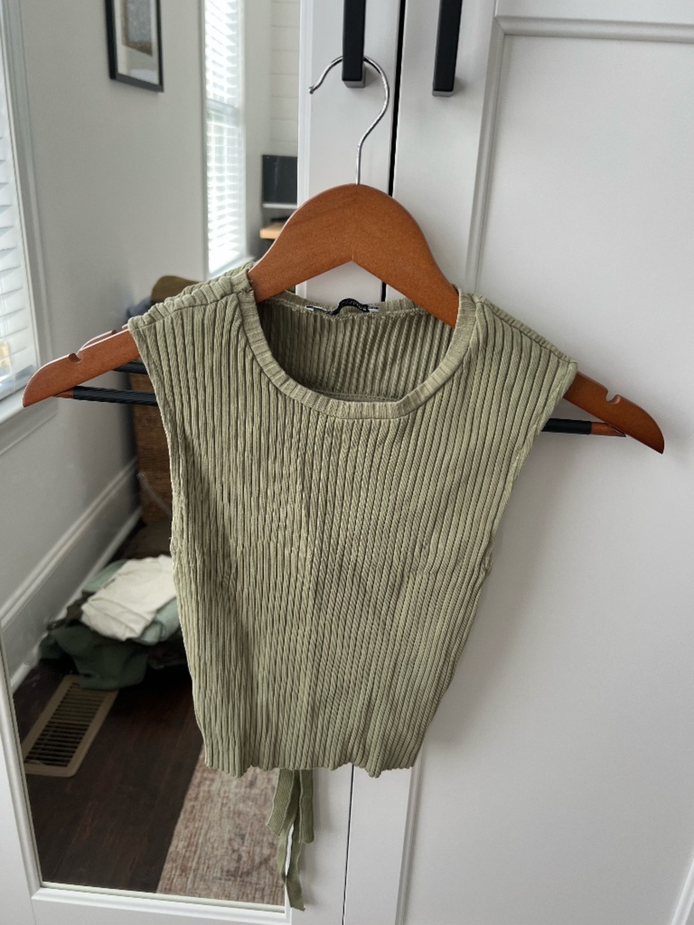 ZARA Sage Green Ribbed Sleeveless Crop Tank Top | Size L